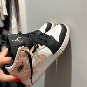Air Jordan 1 mid crimson tint GS